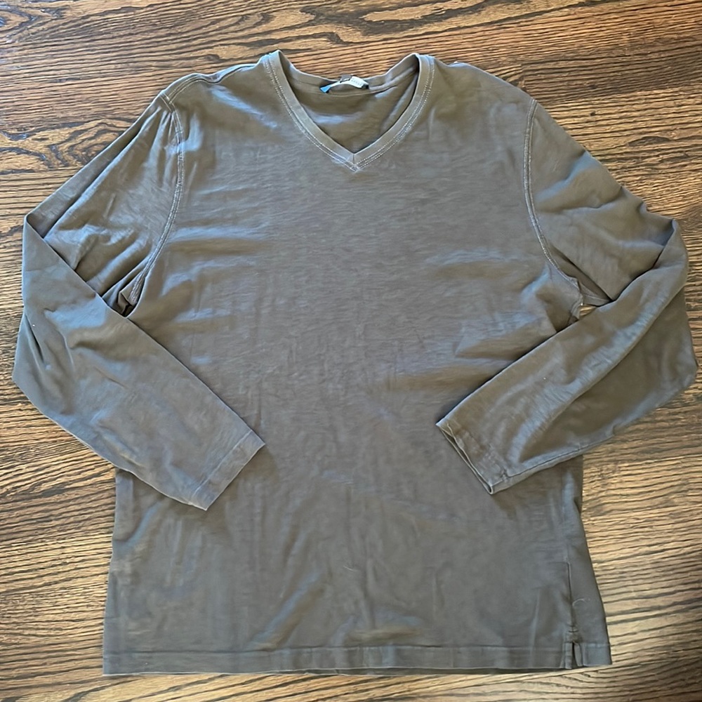 Robert Barakett long sleeve v neck tee